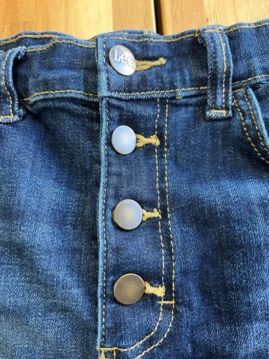 Lee Heritage High Rise Shorts Womens 10 Relaxed Fit Button Fly Cutoff Denim - Picture 2 of 6